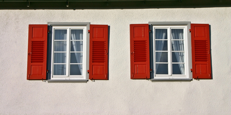 volets battants rouge